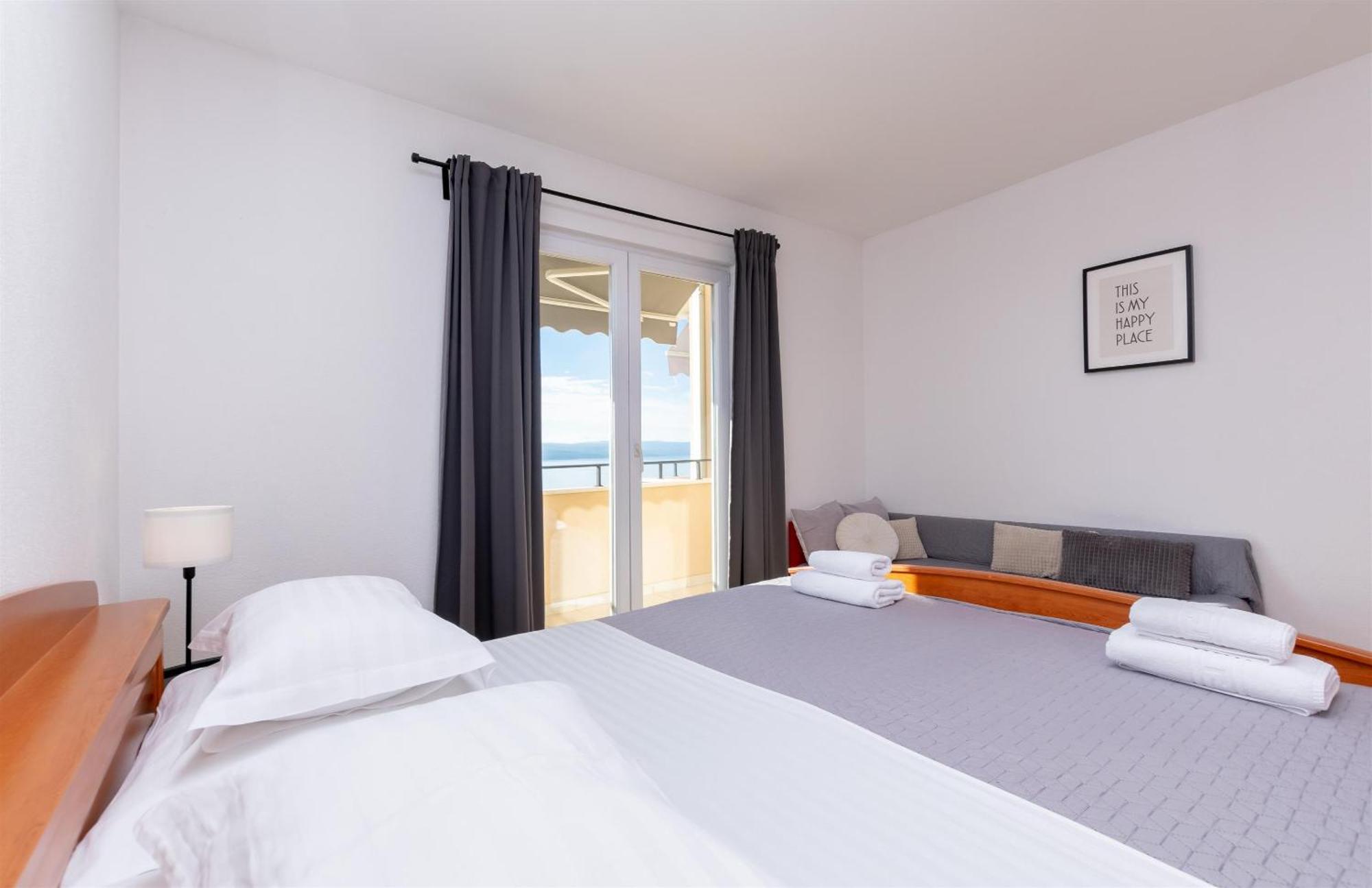 Apartments Marijo Baška Voda エクステリア 写真